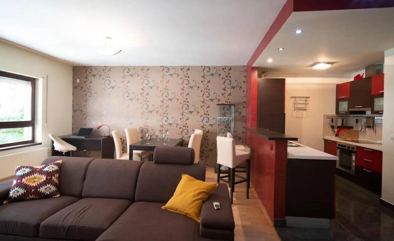 Free Parking! Soho Budapest 101, 4 Ppl, Ac, Superfast Wifi, Tv 0*,  Hungary