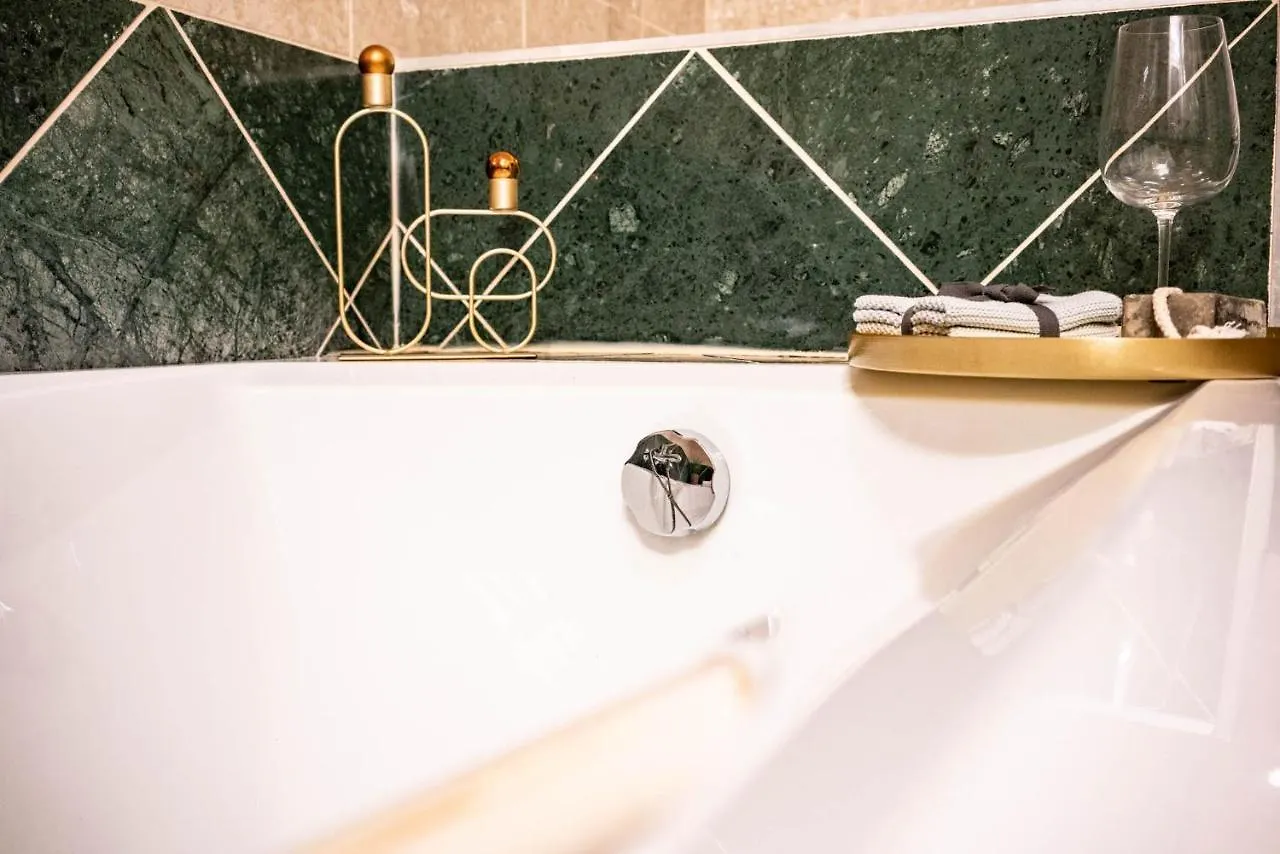 Free Parking! Soho Budapest 101, 4 Ppl, Ac, Superfast Wifi, Tv 0*,