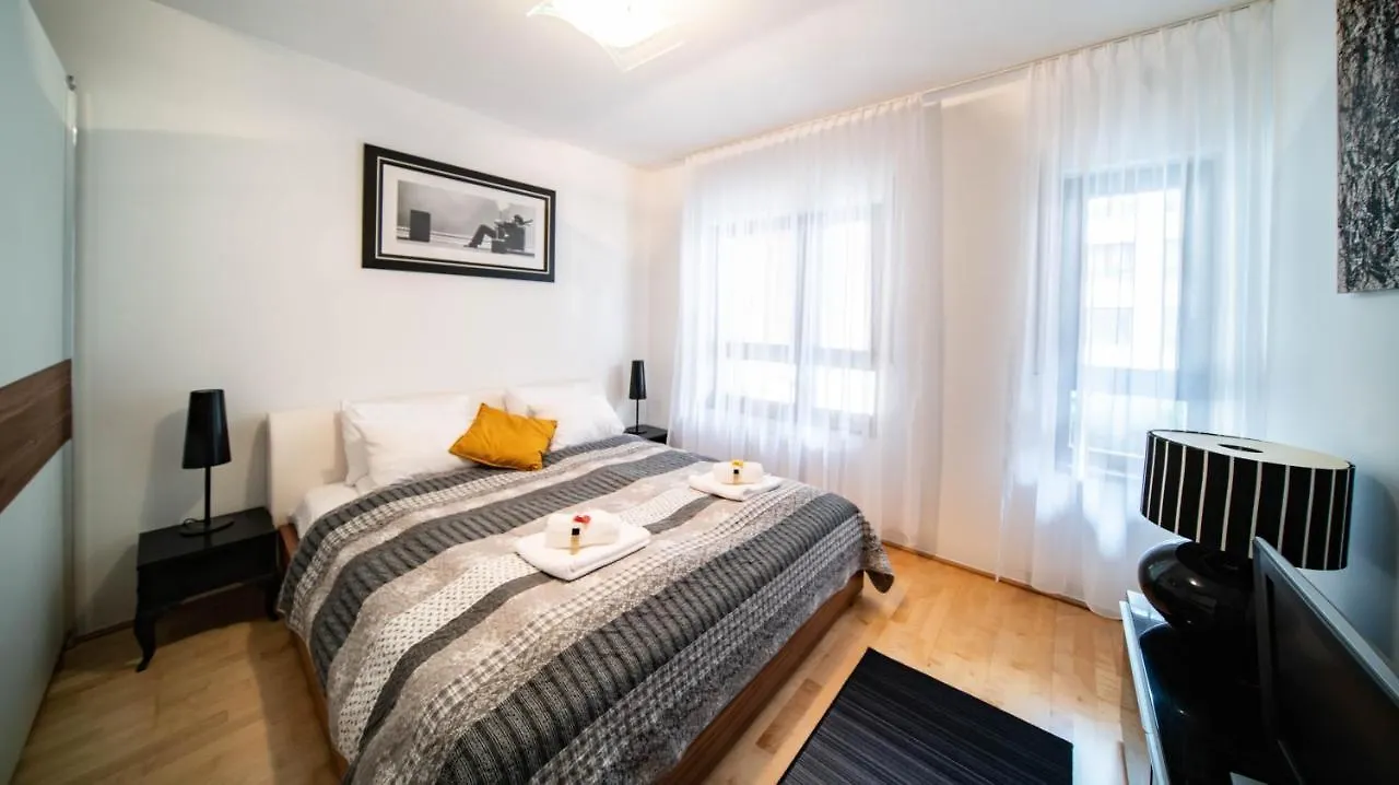 Free Parking! Soho Budapest 101, 4 Ppl, Ac, Superfast Wifi, Tv Apartment