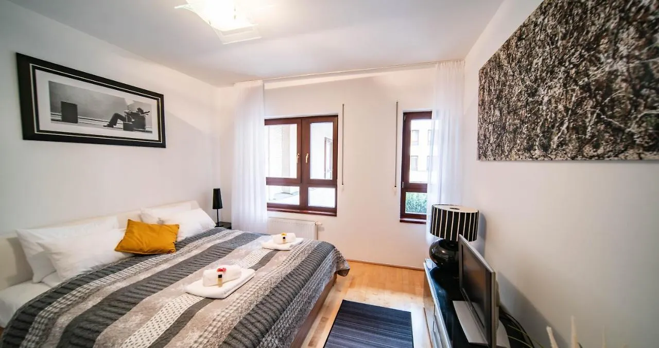 Apartment Free Parking! Soho Budapest 101, 4 Ppl, Ac, Superfast Wifi, Tv