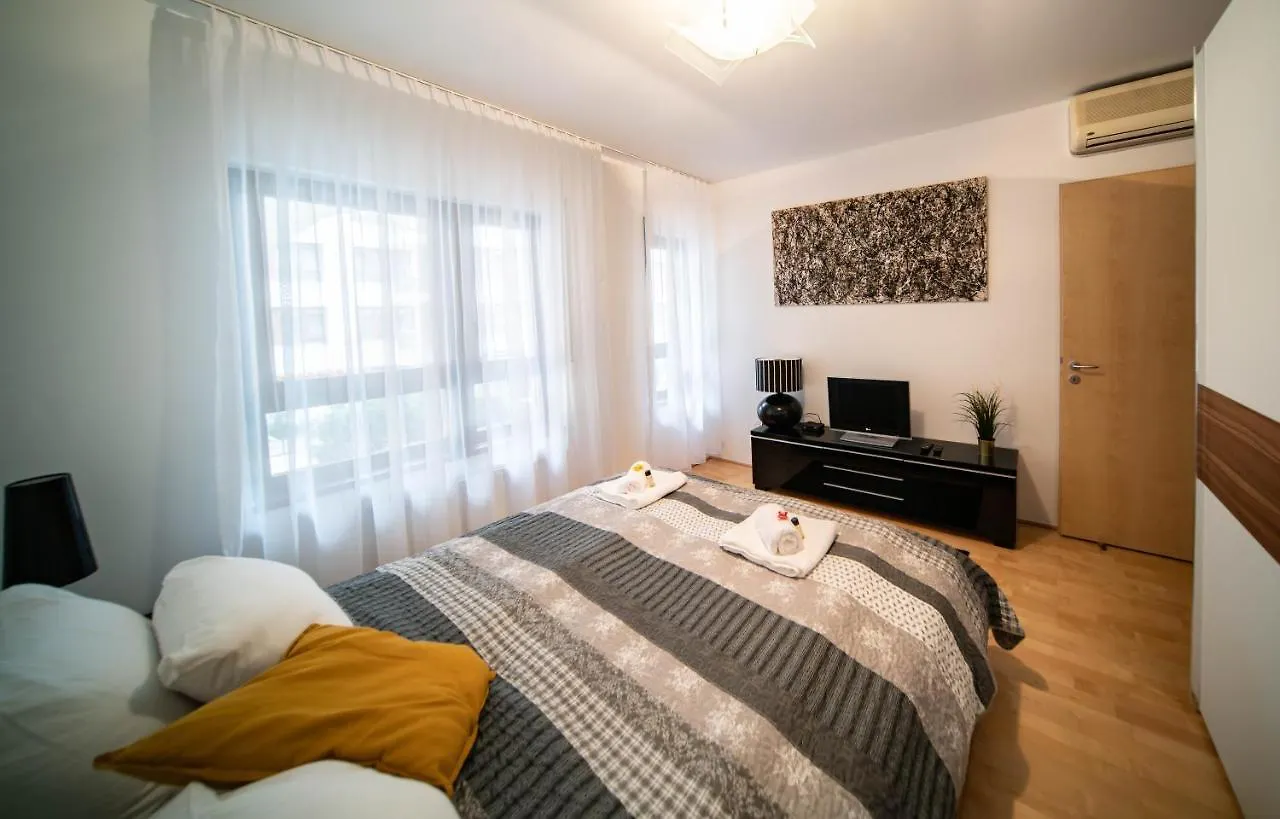 Free Parking! Soho Budapest 101, 4 Ppl, Ac, Superfast Wifi, Tv Hungary